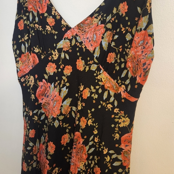 Wayf Pink and Black Sleeveless V-Neck Mini Sundress - Picture 8 of 8